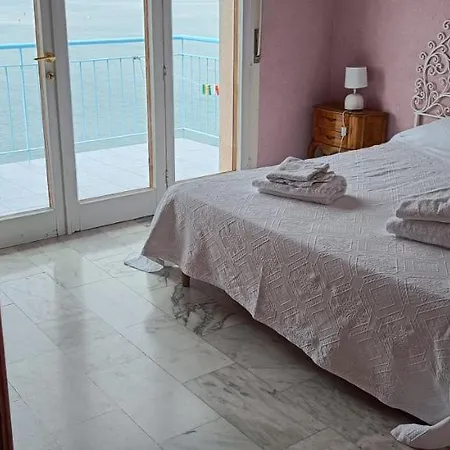 Locazione Turistica Sul Mare Strada Costiera 244, Trieste Hébergement de vacances Santa Croce Mare